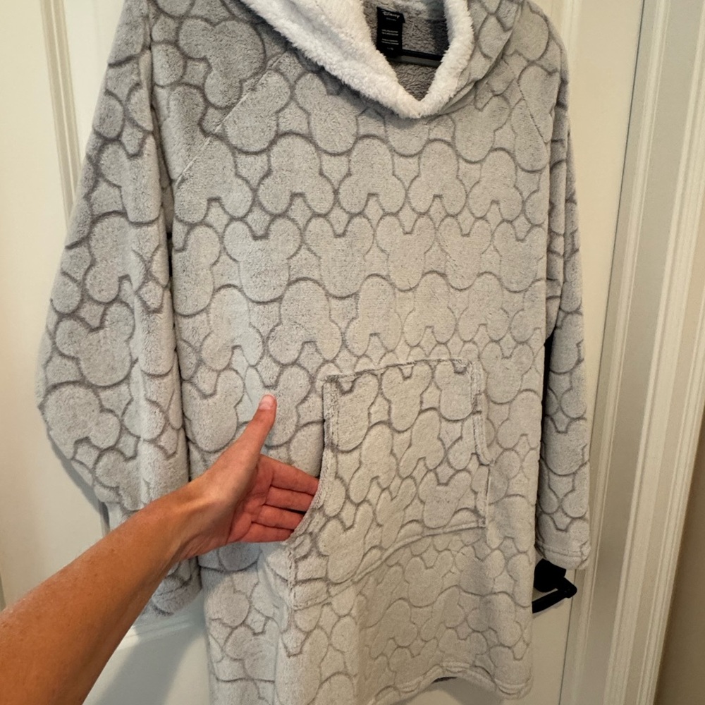 NWOT Cozy DISNEY Gray and White Hooded Sweater/Loungewear